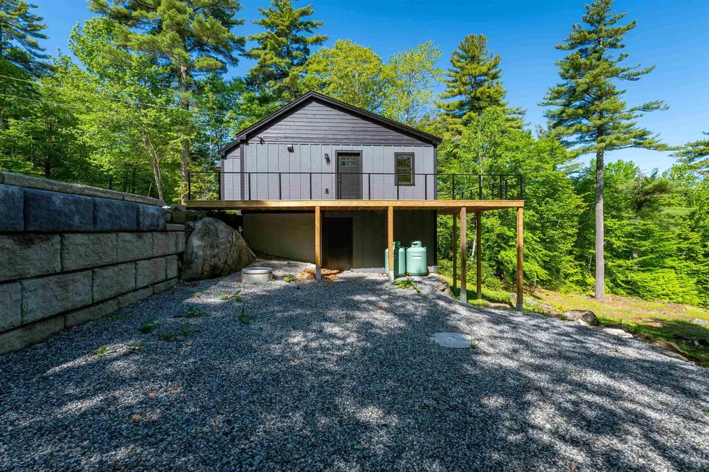 673 Page Hill Road Tamworth NH 03886
