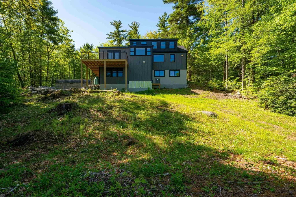 673 Page Hill Road Tamworth NH 03886