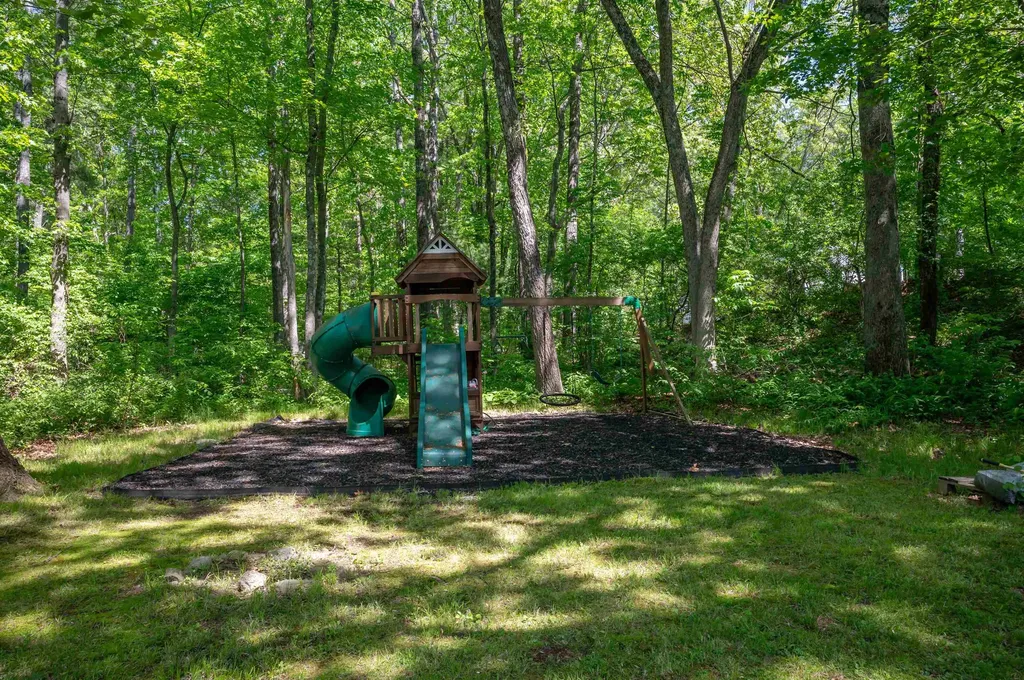 2 Bedard Avenue Derry NH 03038