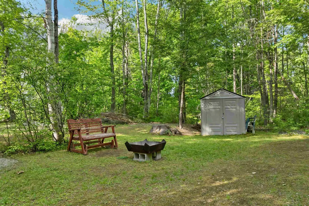 11 Dustin Drive Barnstead NH 03225