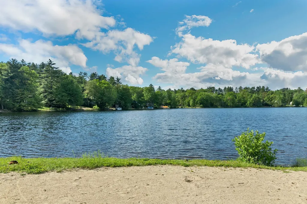 11 Dustin Drive Barnstead NH 03225