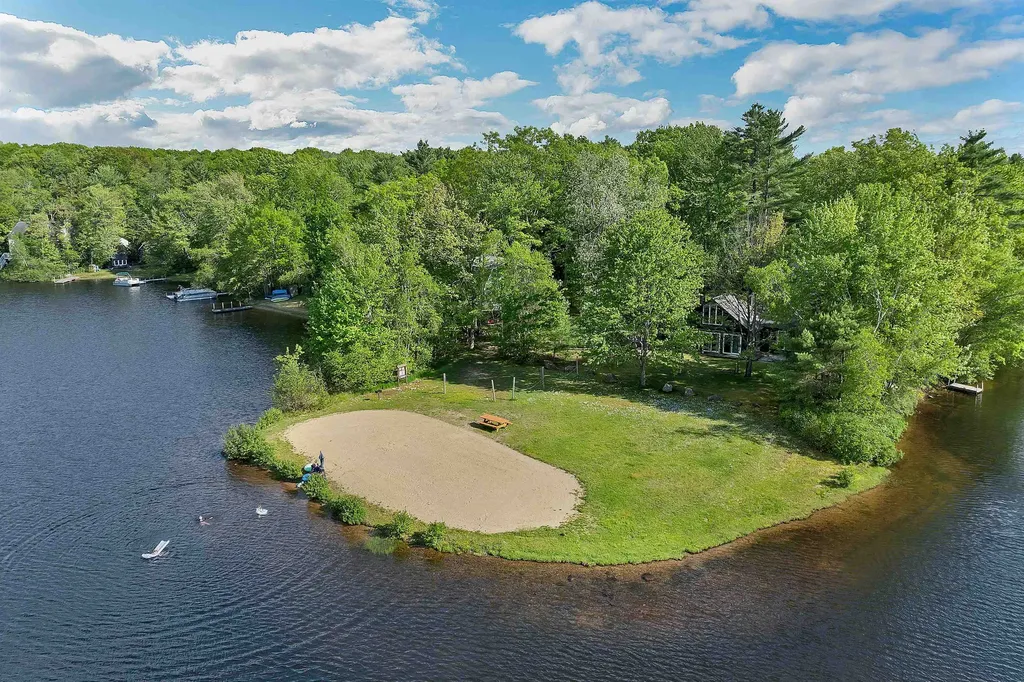 11 Dustin Drive Barnstead NH 03225