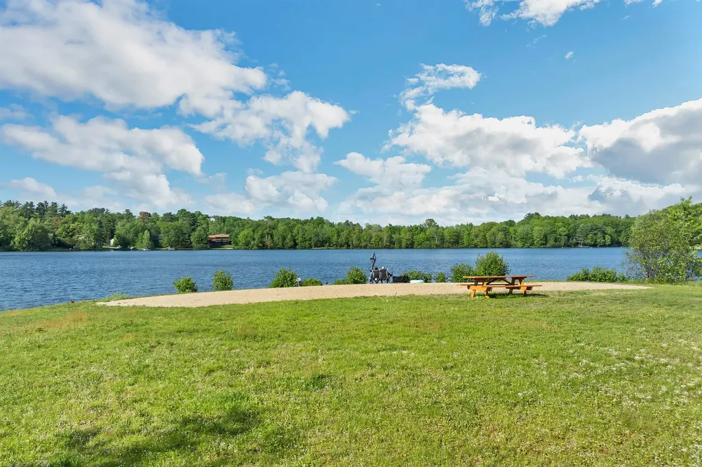 11 Dustin Drive Barnstead NH 03225