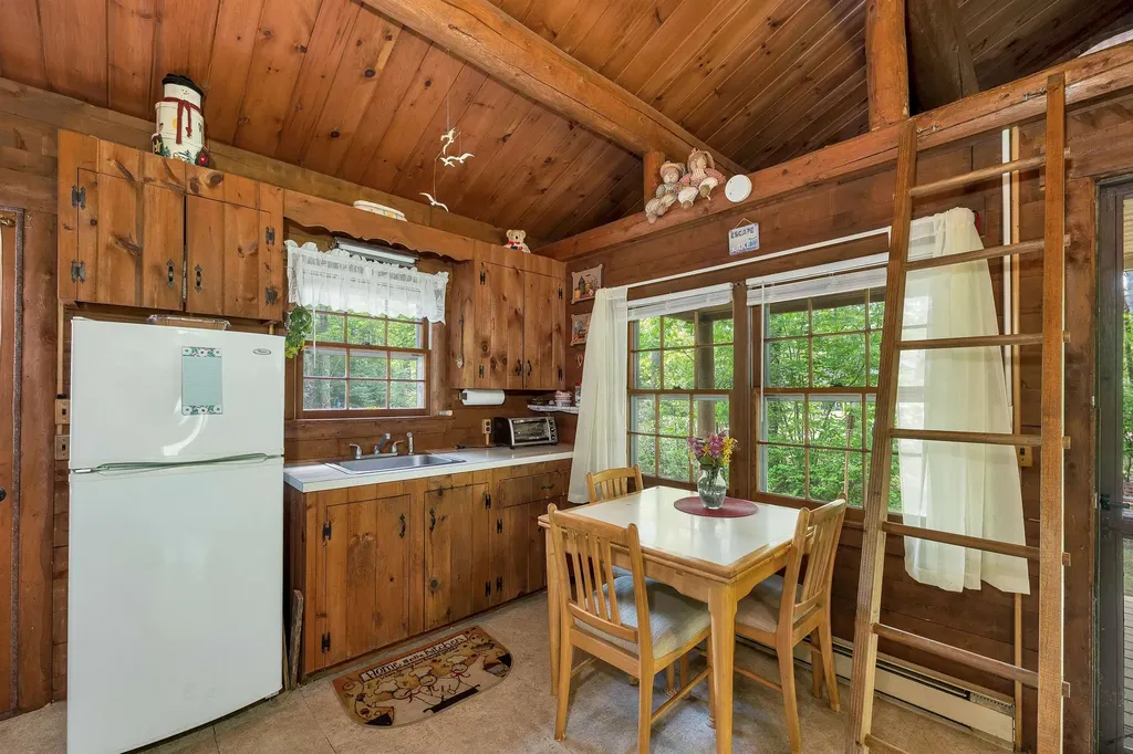 11 Dustin Drive Barnstead NH 03225