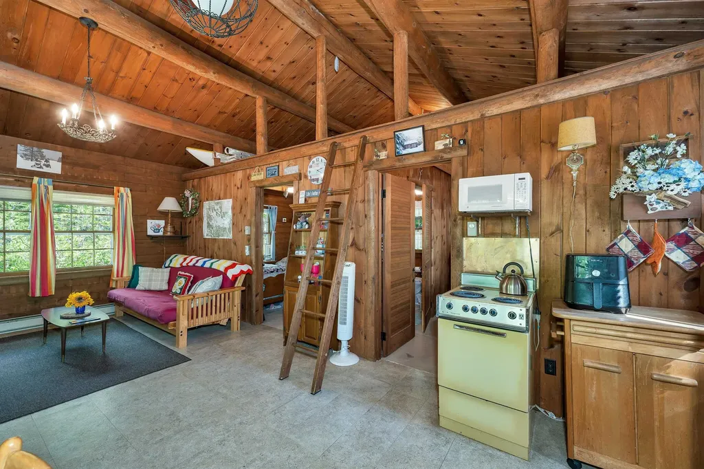 11 Dustin Drive Barnstead NH 03225