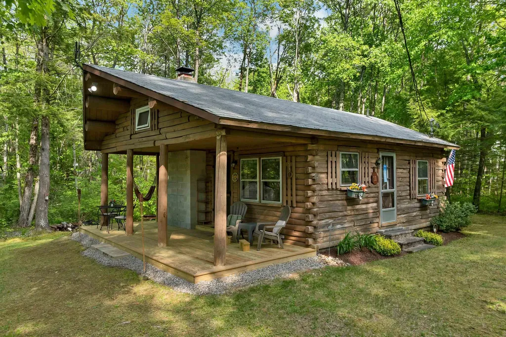 11 Dustin Drive Barnstead NH 03225