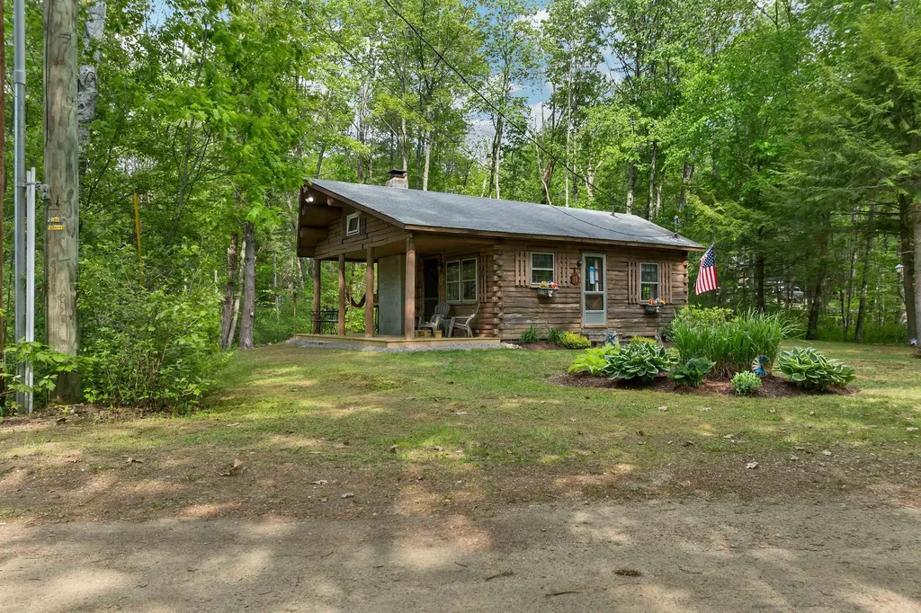 11 Dustin Drive Barnstead NH 03225