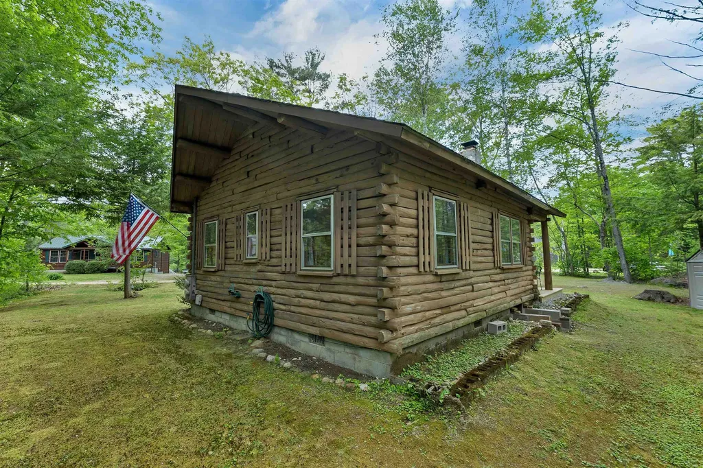 11 Dustin Drive Barnstead NH 03225