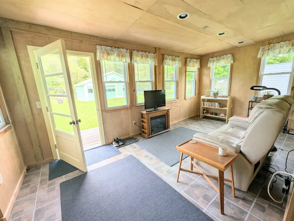 391 Concord Avenue St. Johnsbury VT 05819