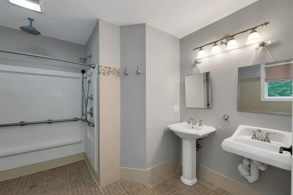 3 Pendergast Road Newmarket NH 03857