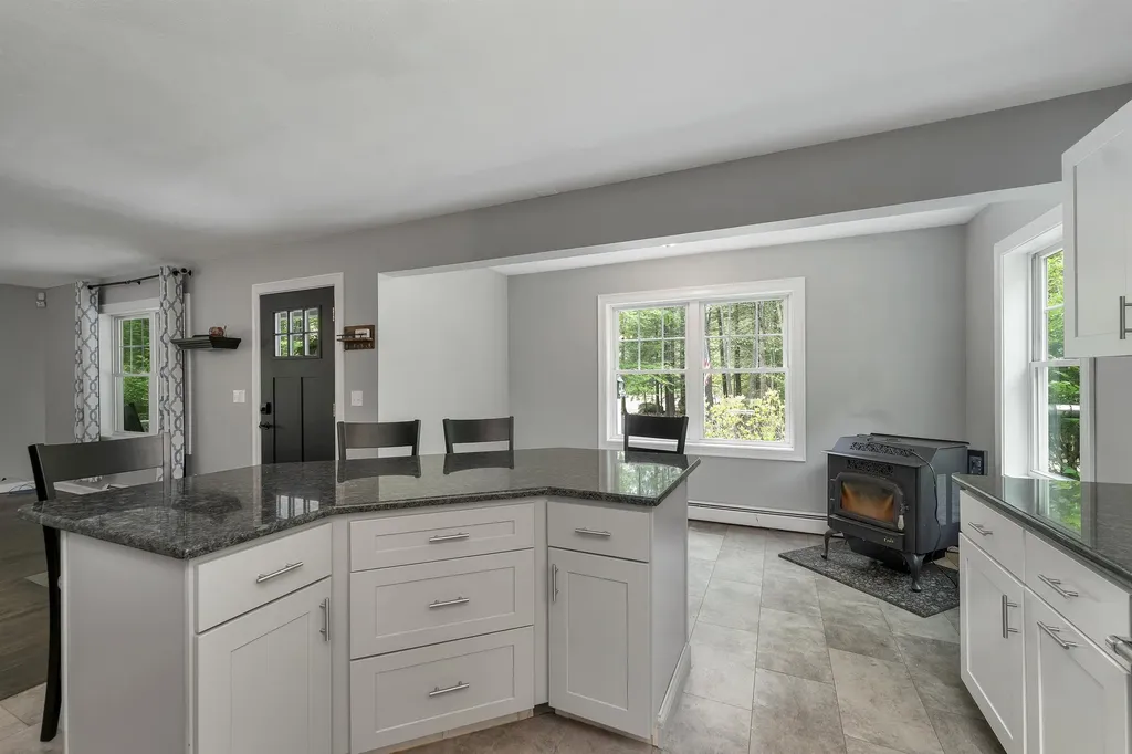 3 Pendergast Road Newmarket NH 03857