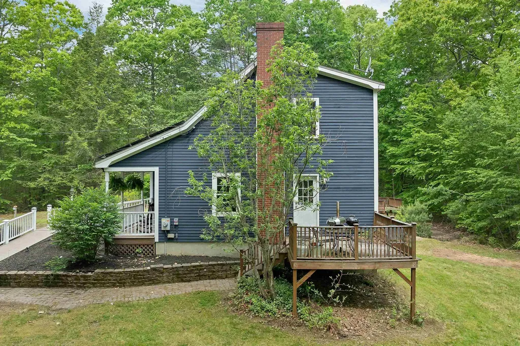 3 Pendergast Road Newmarket NH 03857