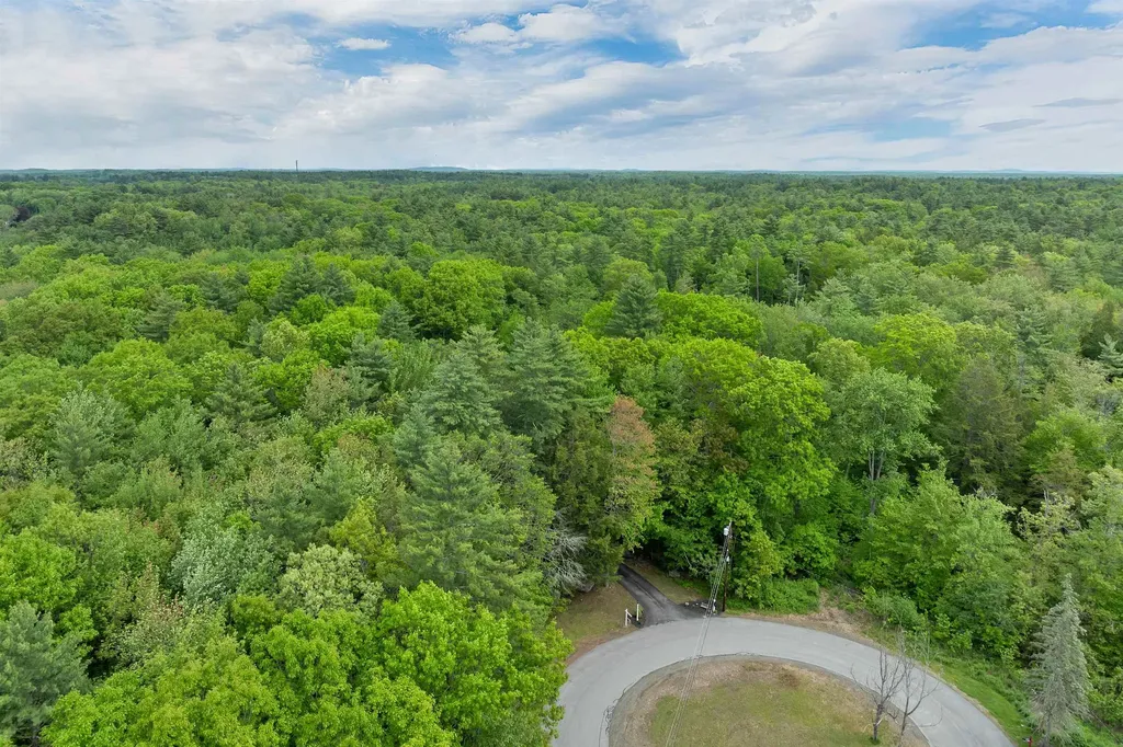 3 Pendergast Road Newmarket NH 03857