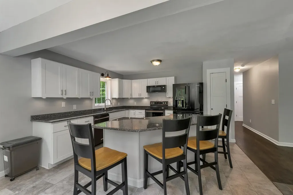 3 Pendergast Road Newmarket NH 03857