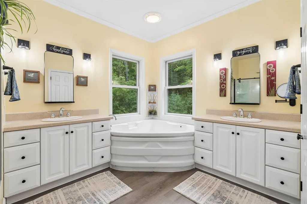 96 Sawyer Brook Road Orford NH 03777