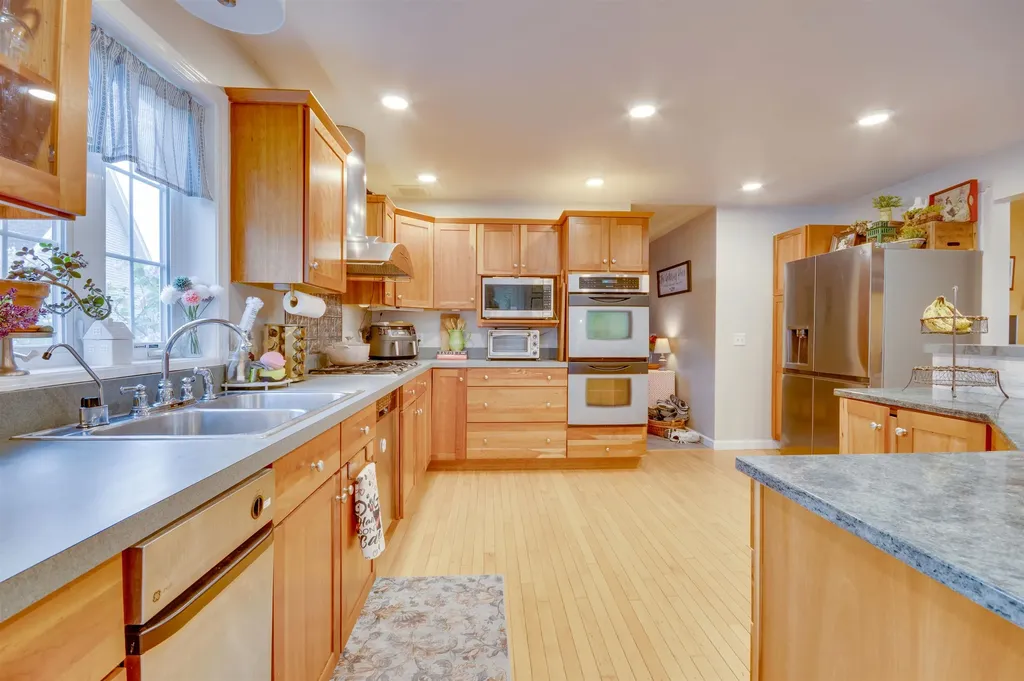25 Meadowlark Acres Road Westford VT 05494