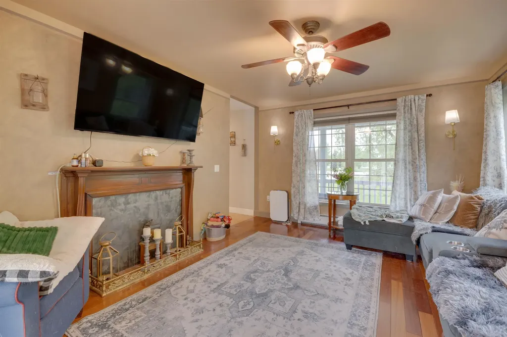 25 Meadowlark Acres Road Westford VT 05494