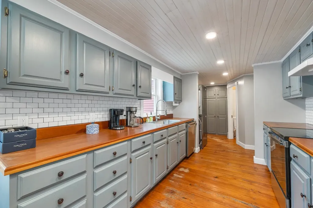 396 Governor Wentworth Highway Tuftonboro NH 03816
