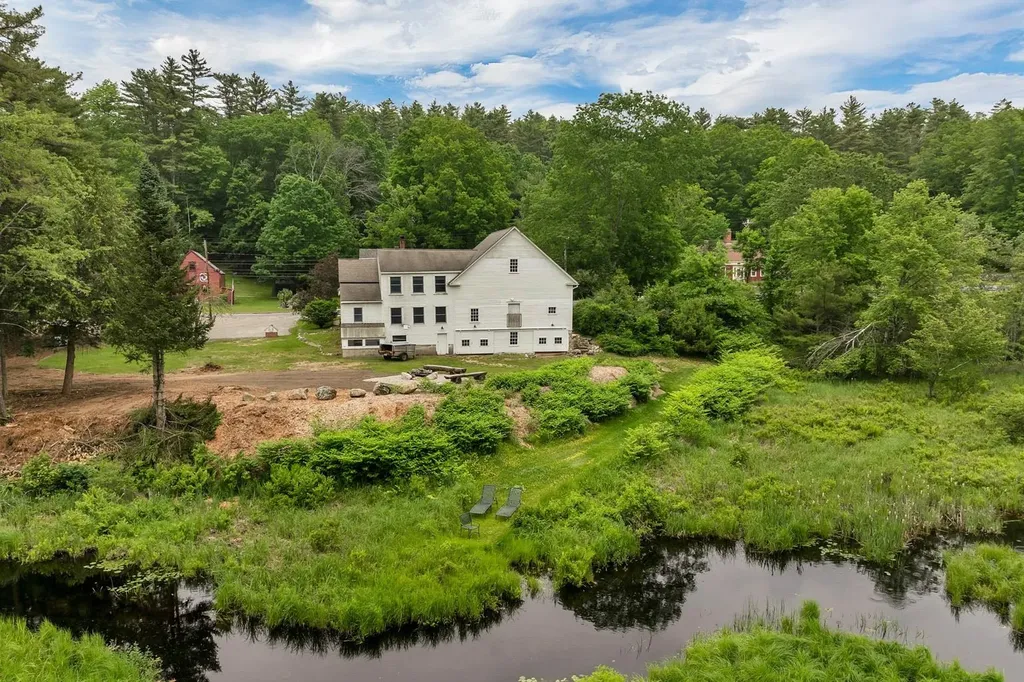 396 Governor Wentworth Highway Tuftonboro NH 03816
