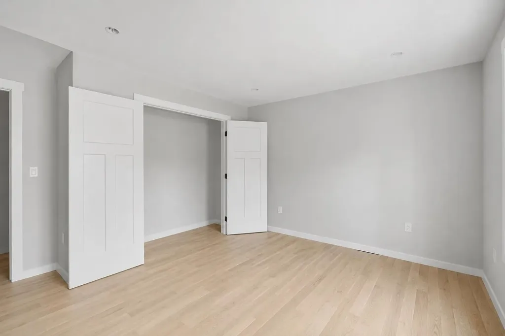 42 Canterbury Road Pelham NH 03076