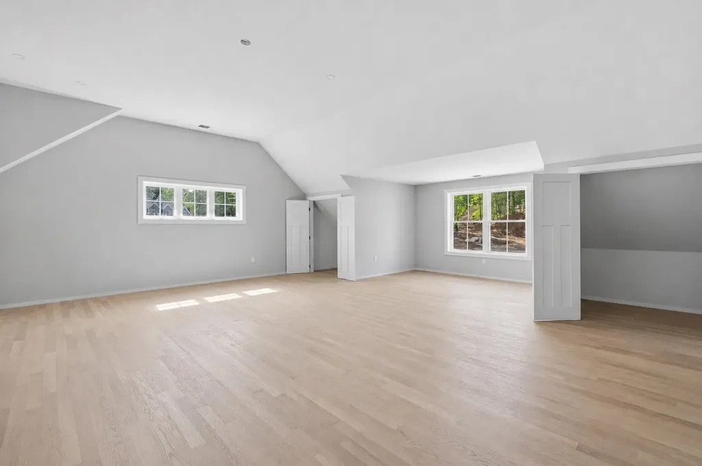 42 Canterbury Road Pelham NH 03076