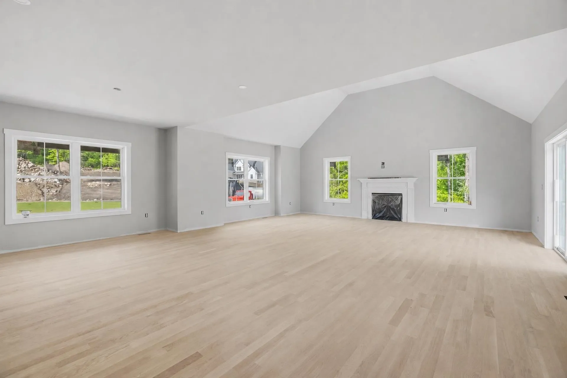 42 Canterbury Road Pelham NH 03076