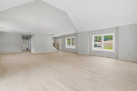 42 Canterbury Road Pelham NH 03076