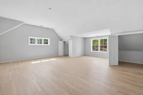42 Canterbury Road Pelham NH 03076