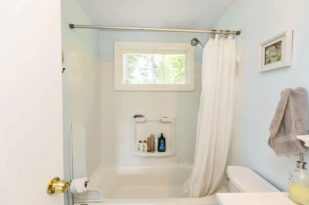 16 Clark Island Road Amherst NH 03031