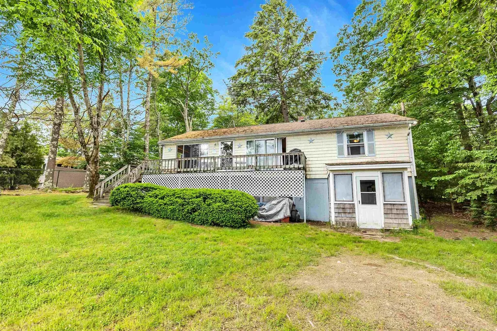 16 Clark Island Road Amherst NH 03031