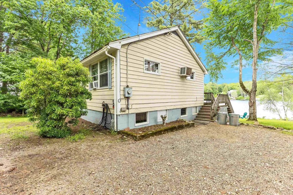 16 Clark Island Road Amherst NH 03031