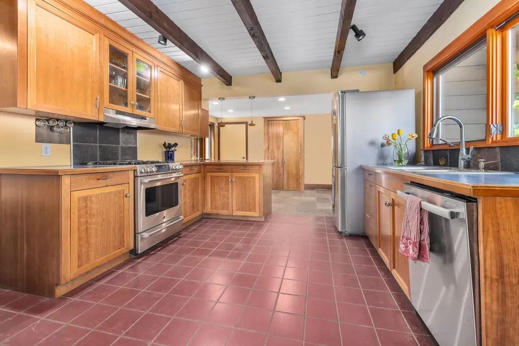 1538 Barker Road Thetford VT 05058