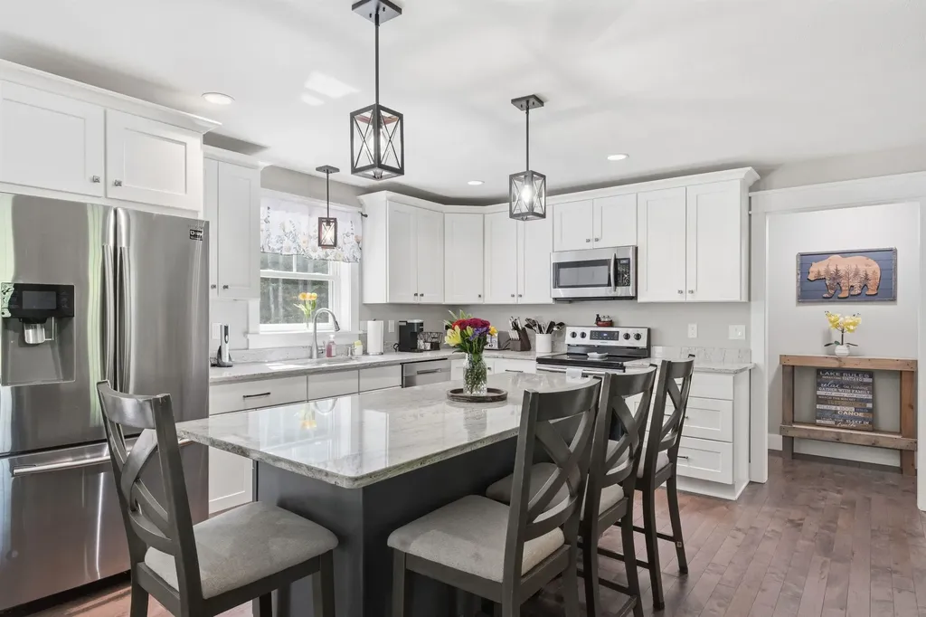 19 Birch Hill Road Meredith NH 03253