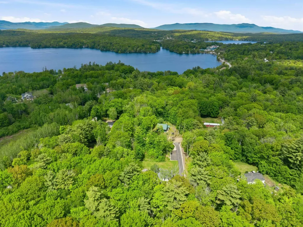 19 Birch Hill Road Meredith NH 03253