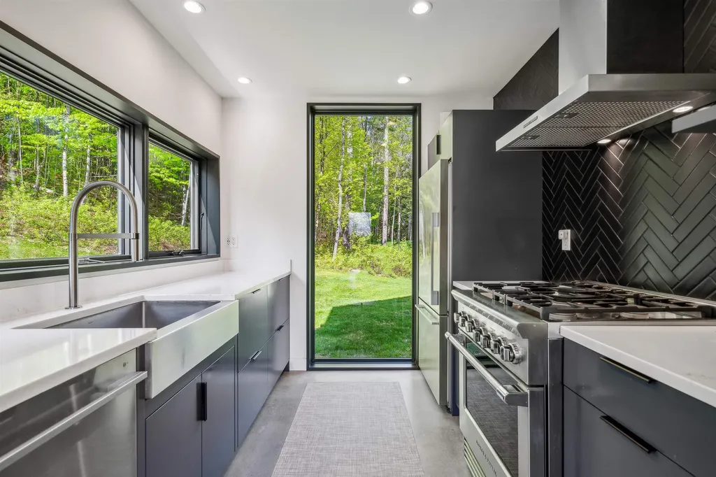 5 Maple Heights Hartland VT 05048
