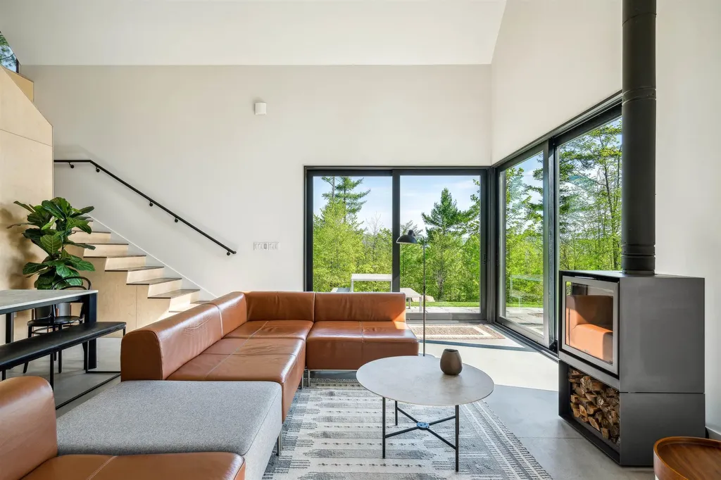 5 Maple Heights Hartland VT 05048