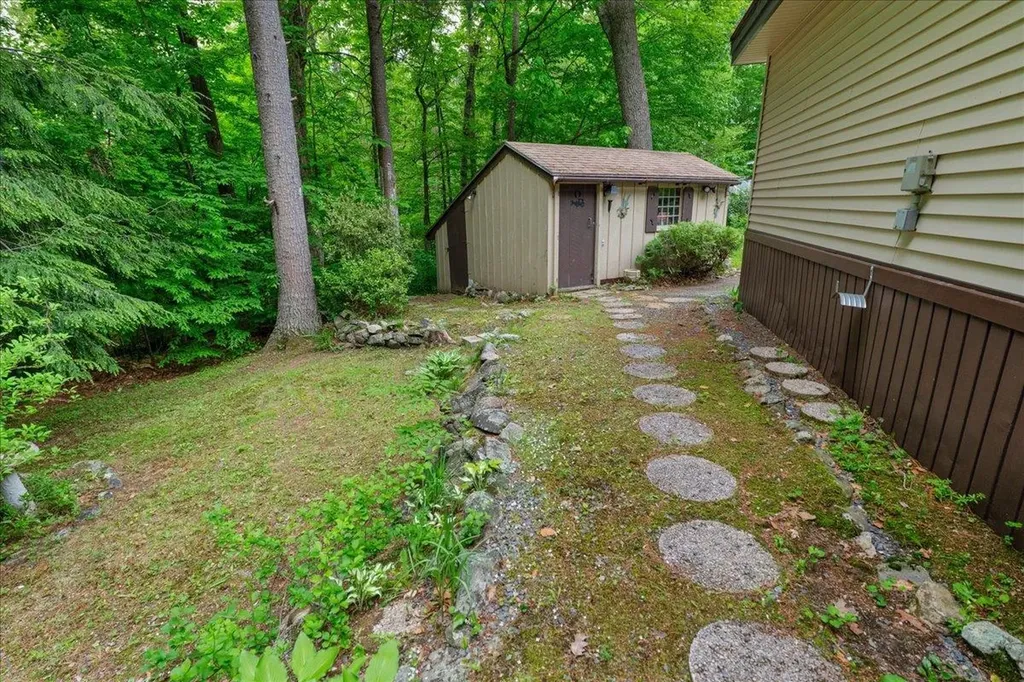 13 Spoke Street Danville NH 03819
