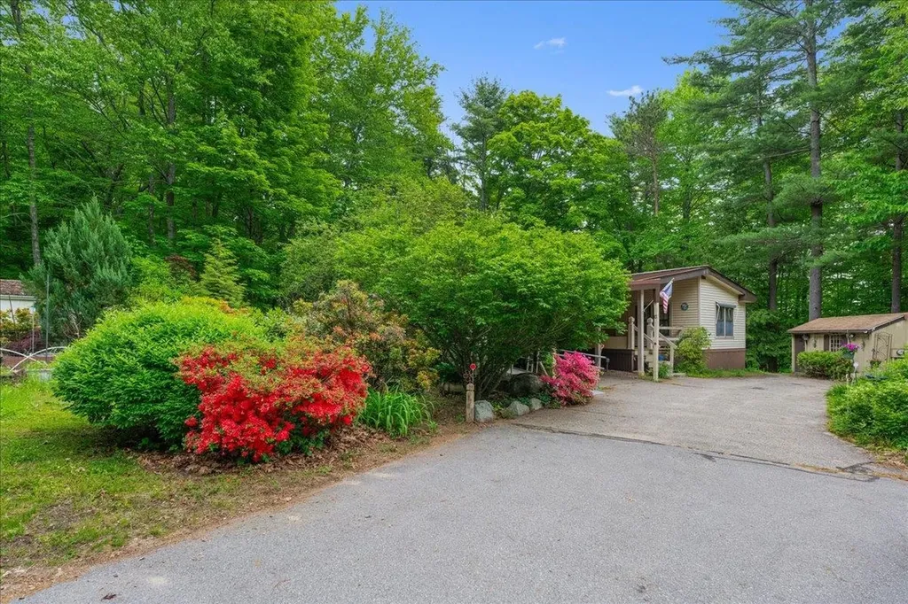 13 Spoke Street Danville NH 03819