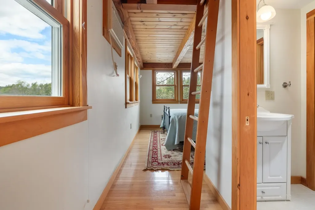 32 River Road Hanover NH 03755