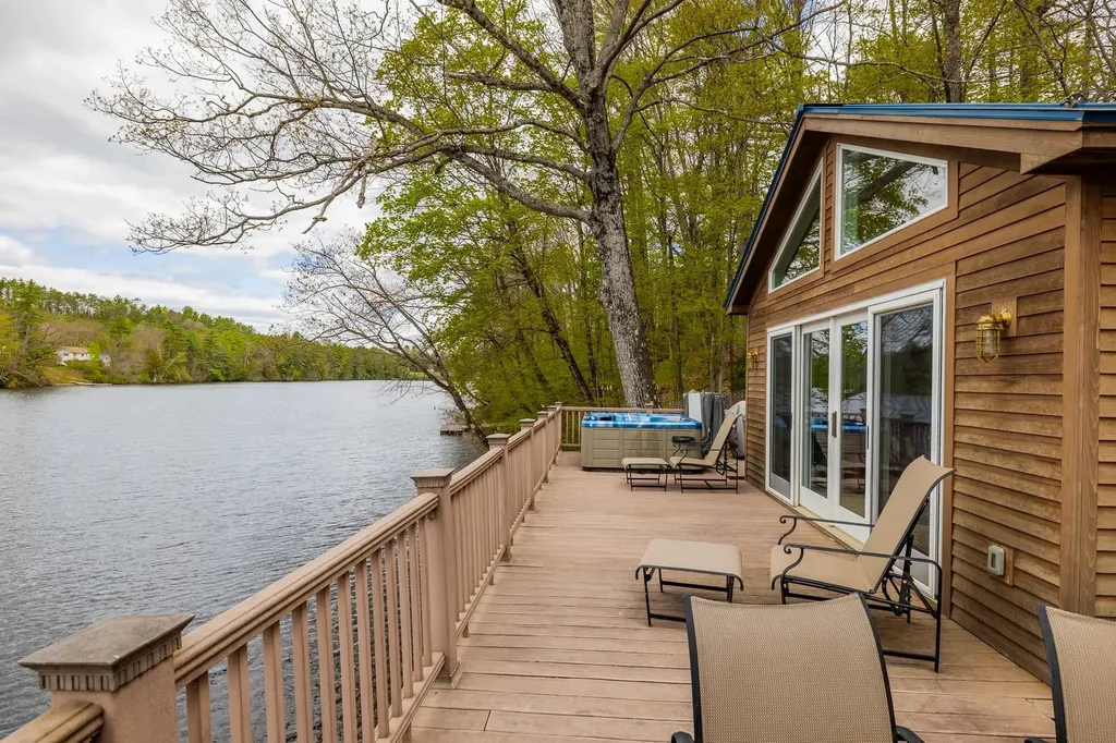32 River Road Hanover NH 03755