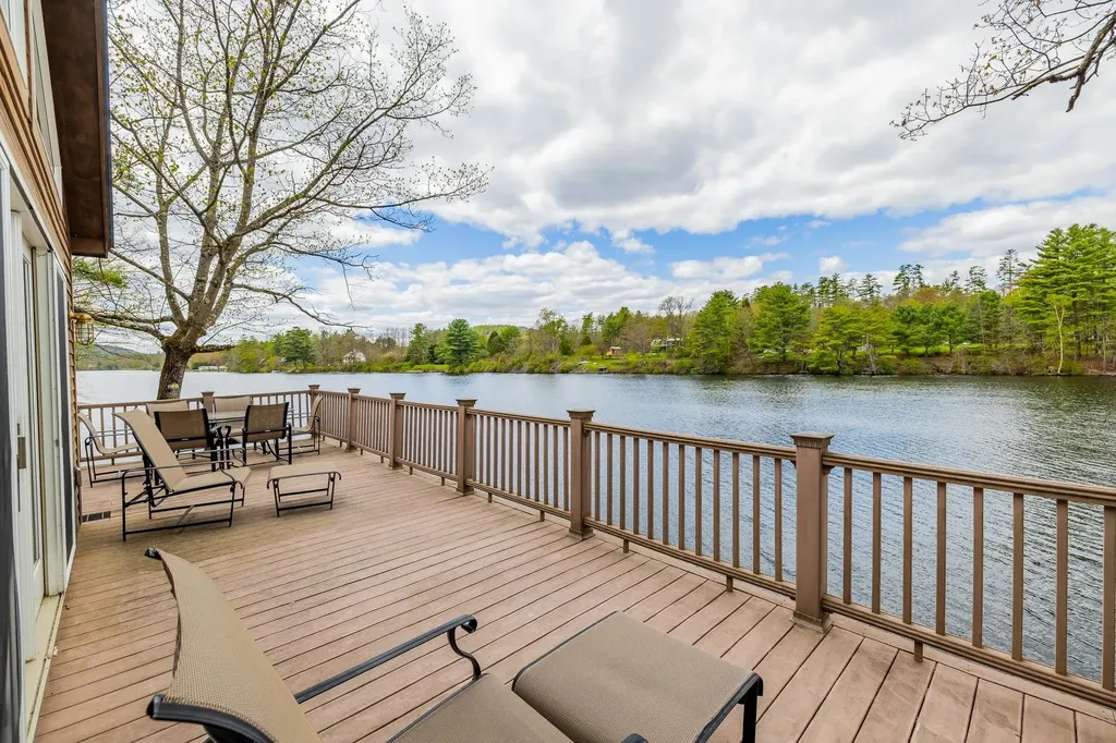 32 River Road Hanover NH 03755