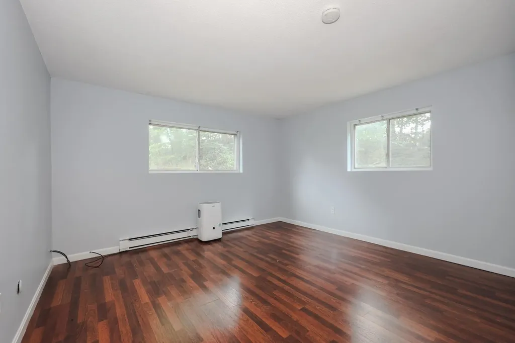 152 L Capitol Hill Drive Londonderry NH 03053
