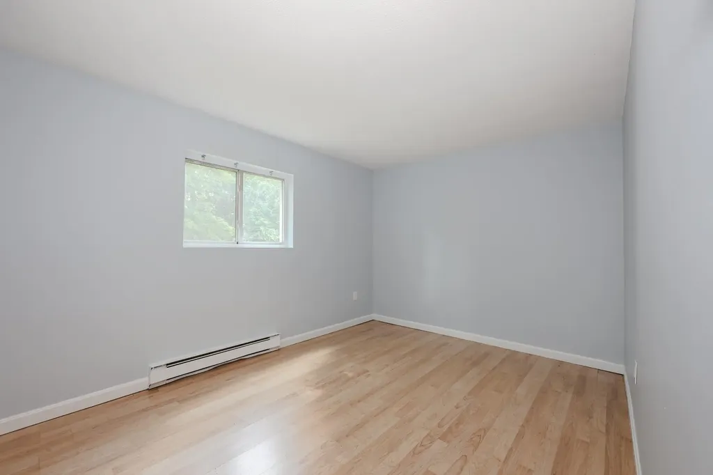 152 L Capitol Hill Drive Londonderry NH 03053