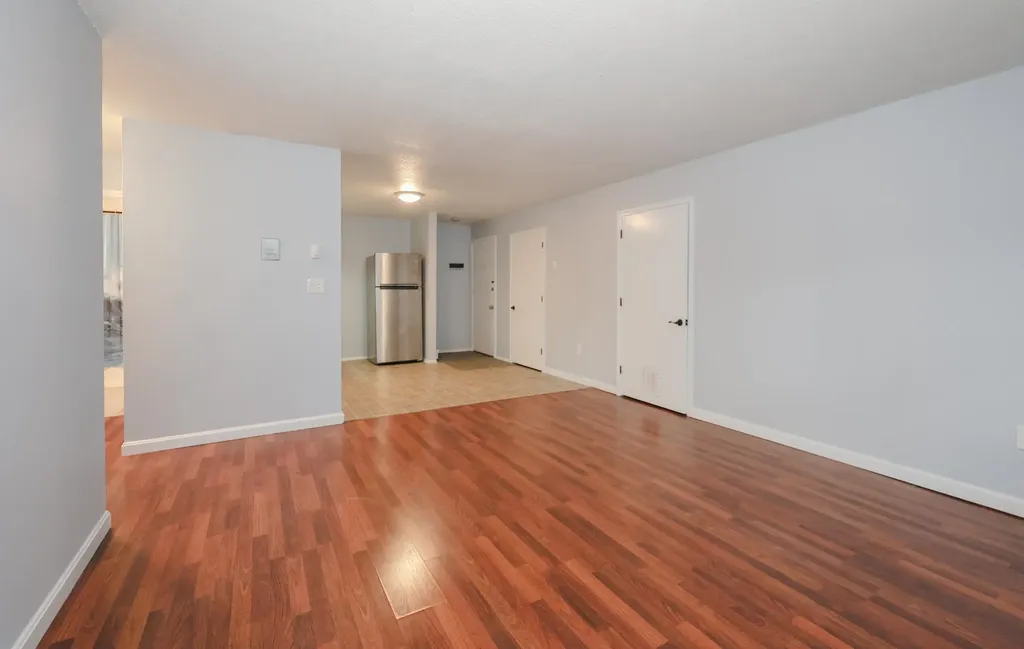 152 L Capitol Hill Drive Londonderry NH 03053