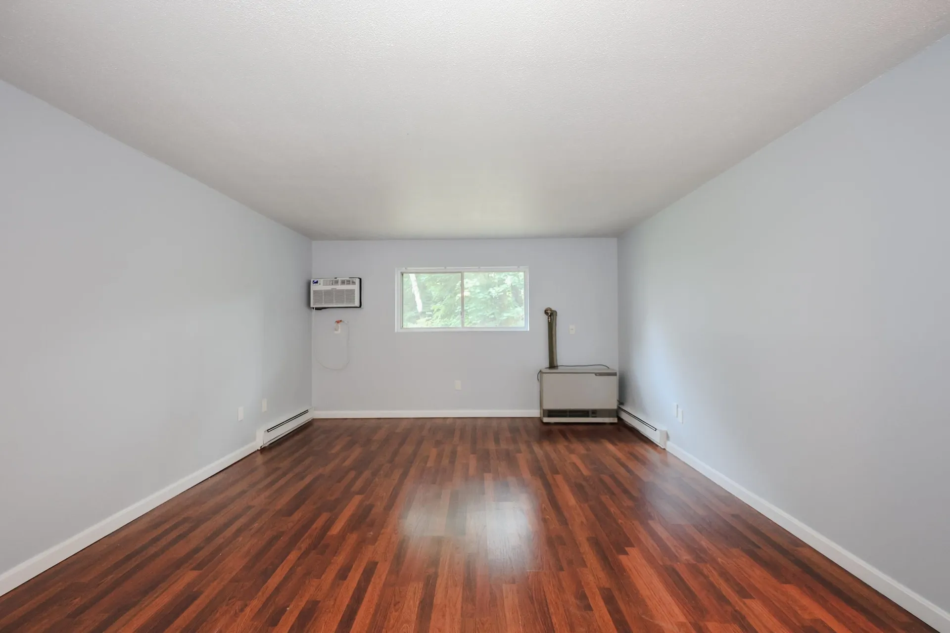 152 L Capitol Hill Drive Londonderry NH 03053