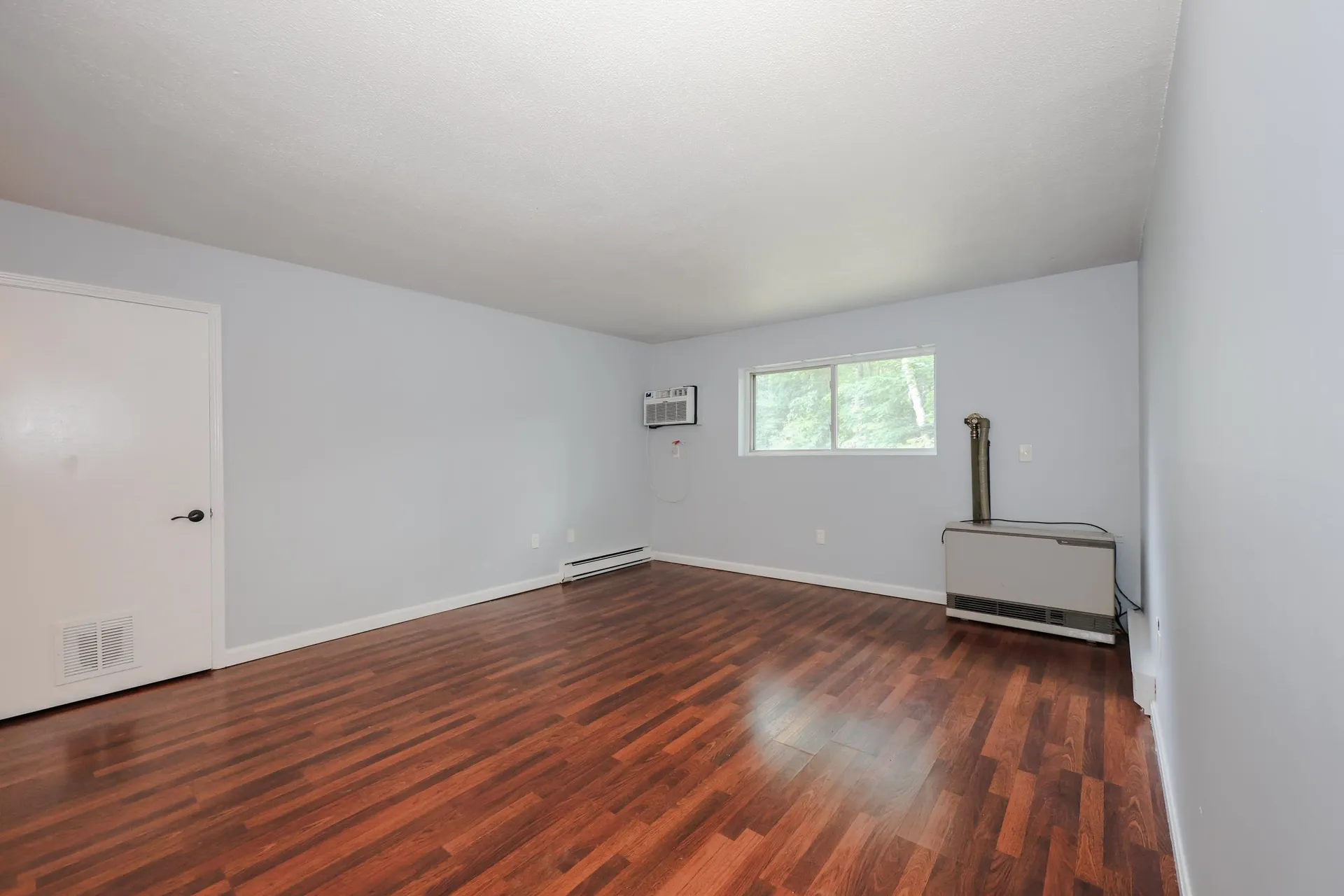152 L Capitol Hill Drive Londonderry NH 03053