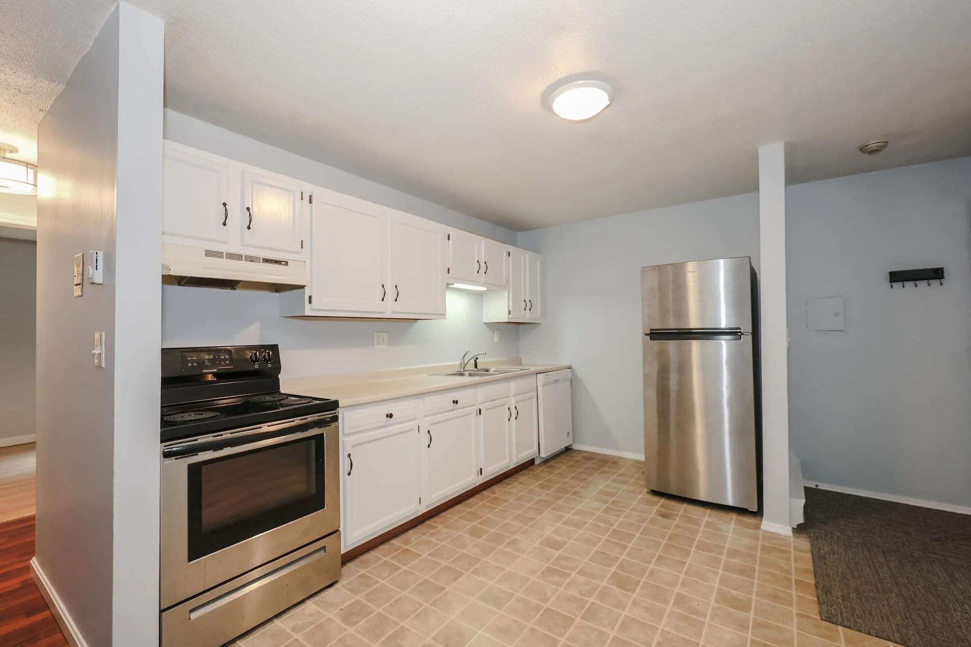 152 L Capitol Hill Drive Londonderry NH 03053