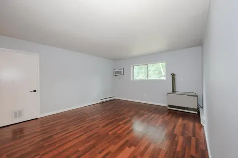 152 L Capitol Hill Drive Londonderry NH 03053
