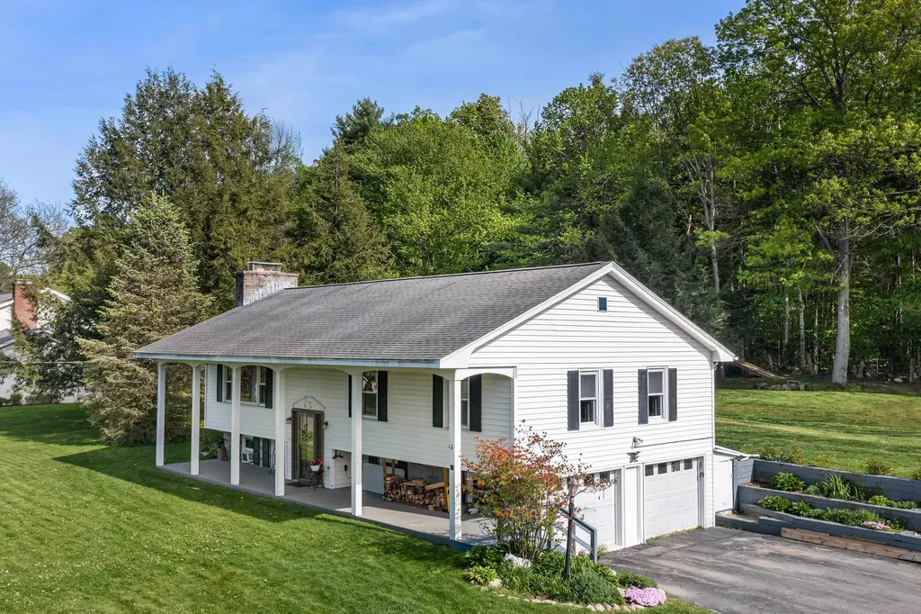 15 Hillcrest Drive Lebanon NH 03766
