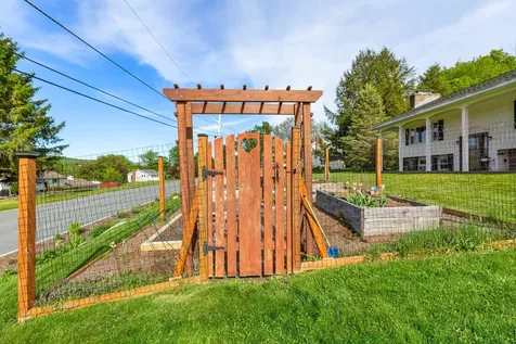 15 Hillcrest Drive Lebanon NH 03766